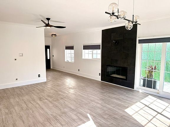 3rd image of 15205 Larch Ave