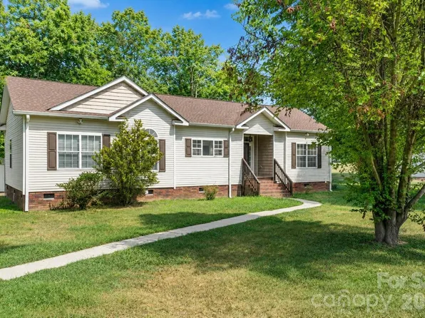 3951 Springs Rd, Conover, NC 28613