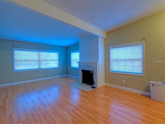 4th image of 2730 Woodside Ave