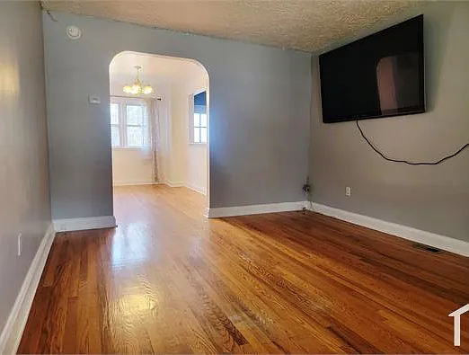 3 bed, 1321 sqft, $2,600 — Photo 4