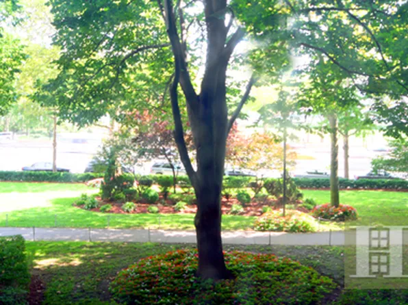 457 Fdr Drive image 1 of 8