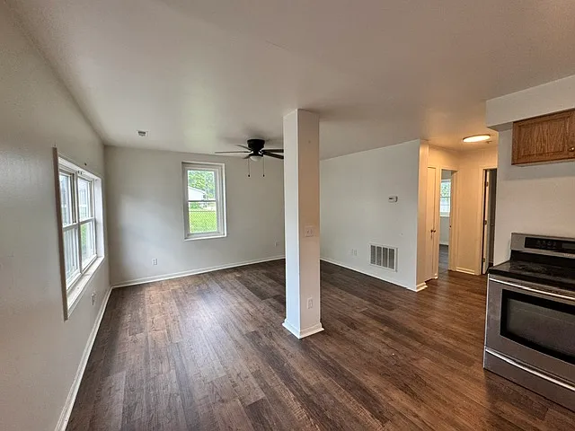 67 W Pratt St #A — Photo 9