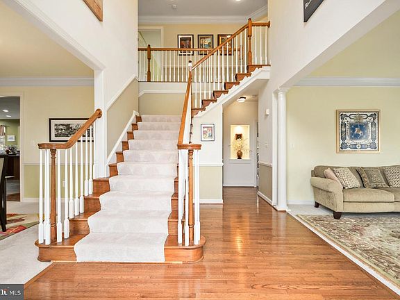 2nd image of 505 Glenbrook Dr