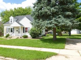 230 Linwood Ter, West Bend, WI 53095