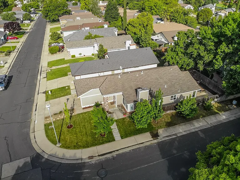 6511 Shasta Creek Way — Photo 3