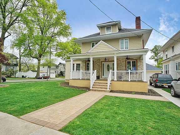 2nd image of 18 Westcott Blvd