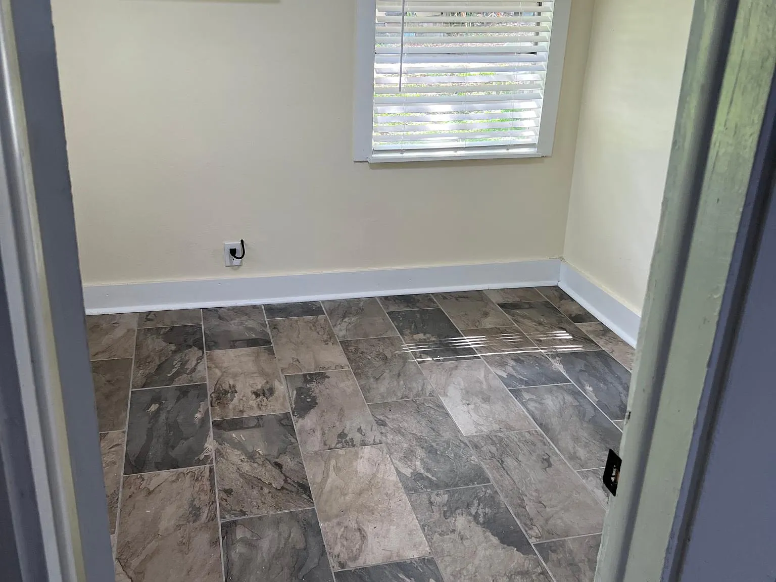 2 bed, 900 sqft, $1,800 — Photo 4