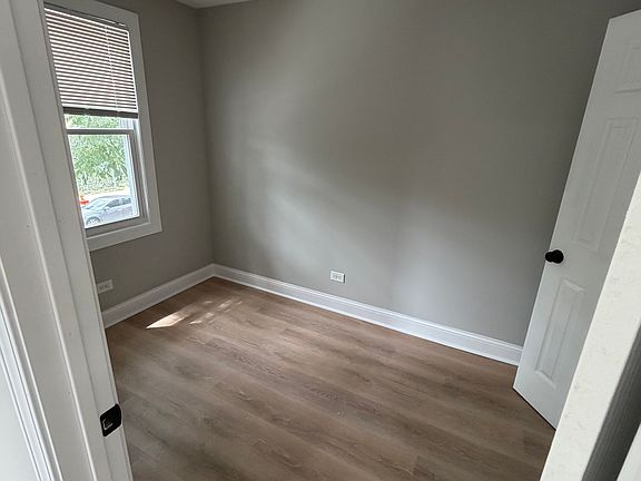 4th image of 8715 S Commercial Ave #2