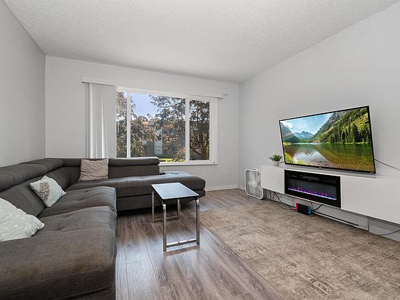 5th image of 45598 McIntosh Dr #115
