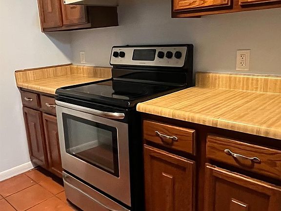 2nd image of 8101 Amelia Rd APT 505