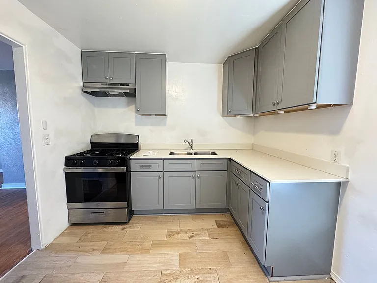 2030 NW 25th St #17 — Photo 9