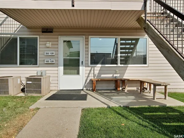 120 C Avenue N #103, Saskatoon, SK S7L 7M3
