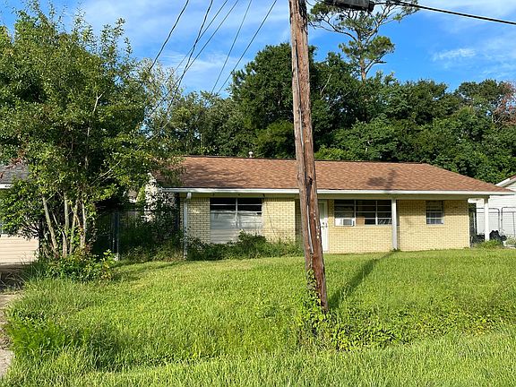 3rd image of 330 Lawler Ave