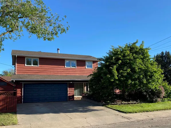 12137 50th St NW, Edmonton, AB T5W 3C6