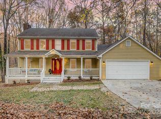 909 Woodland Forest Dr, Waxhaw, NC 28173