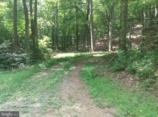 578 Rouse Mountain Rd, Great Cacapon, WV 25422