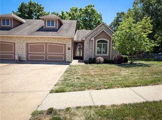 2409 NW Ashurst Dr, Lees Summit, MO 64081