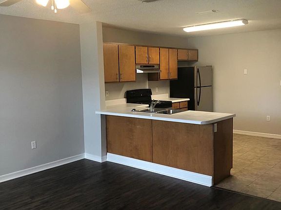 2nd image of 2049 Sunvista Ln