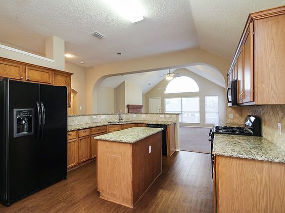 5th image of 7006 Park Hill Trl