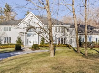 24 Random Farms Cir, Chappaqua, NY 10514