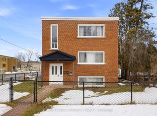 1219 Dorchester Ave #A, Ottawa, ON K1Z 8E3