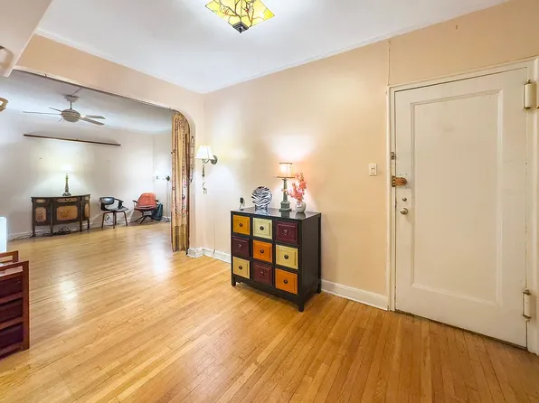 10615 Queens Blvd, Forest Hills, NY 11375