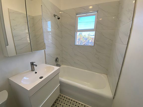 5th image of 1443 N Alvarado St #103-1/2