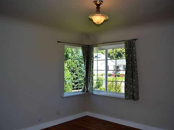 5th image of 3109 N Sheridan Ct