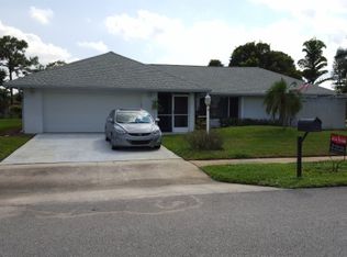 8196 Waccamaw Ln E, Lake Worth, FL 33467