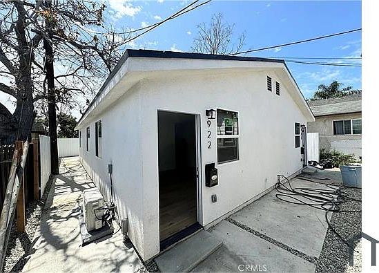 2nd image of 922 E Lanzit Ave