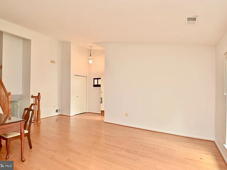 10048 Wood Sorrels Ln — Photo 8