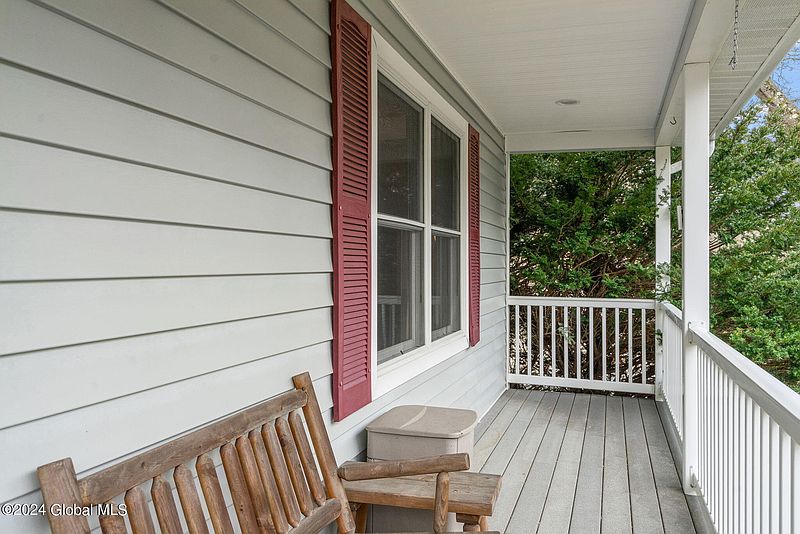 4th image of 4 Ponderosa Drive