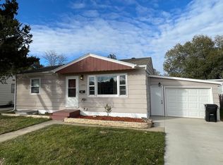 2730 W Saint Anne St, Rapid City, SD 57702