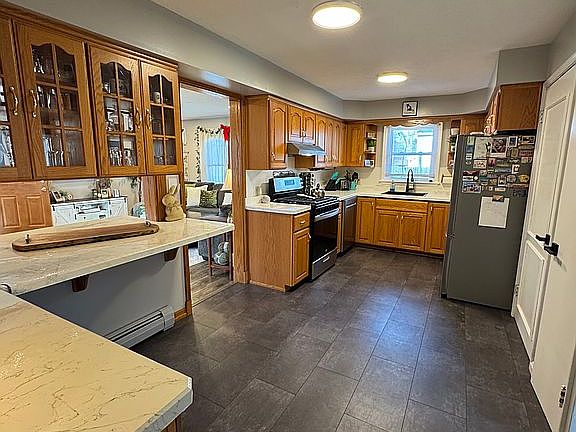 3rd image of 181 Meriden Rd