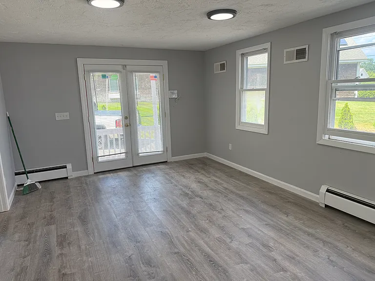 176 Court St #4 — Photo 3