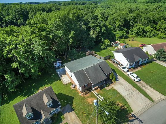 3rd image of 326 Donna Dr