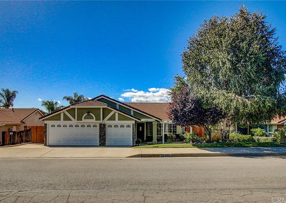 1st image of 22203 Canyon Dr