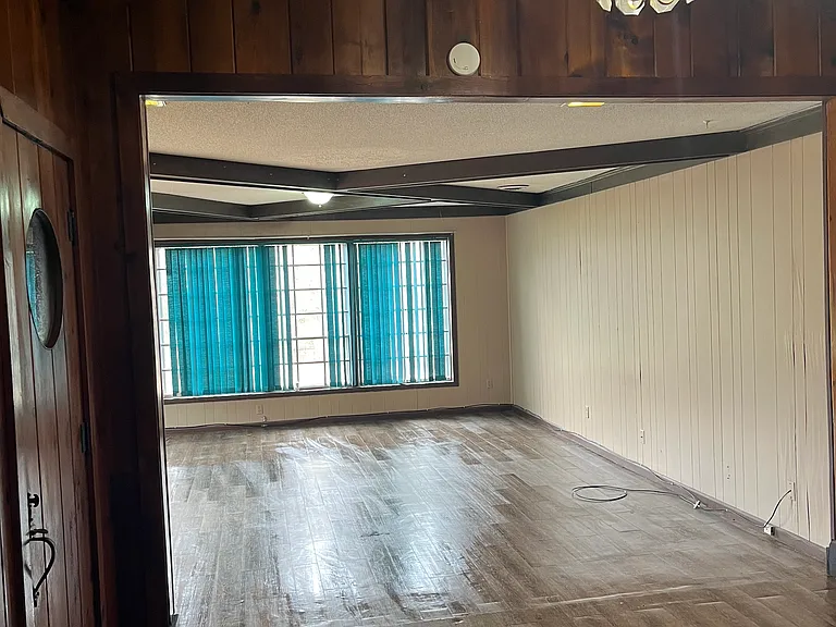 1832 Netherwood Ave — Photo 10