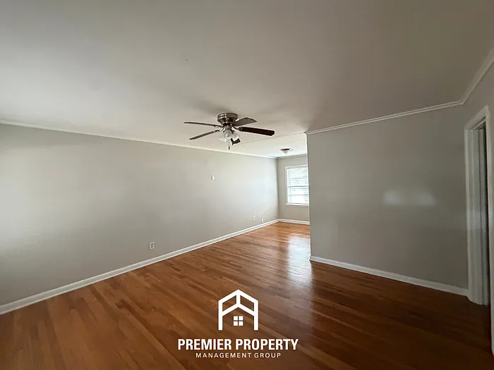 1802 Cornelia Ln — Photo 3