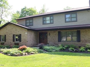 812 Spring Water Dr, Akron, OH 44333