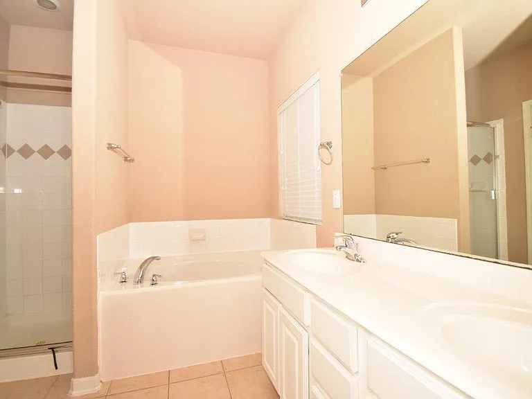 7027 Crockett Ridge Dr — Photo 10