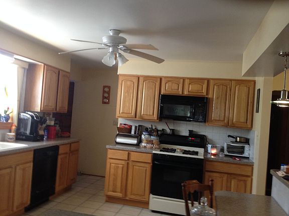 5th image of 64 Monterey Cir