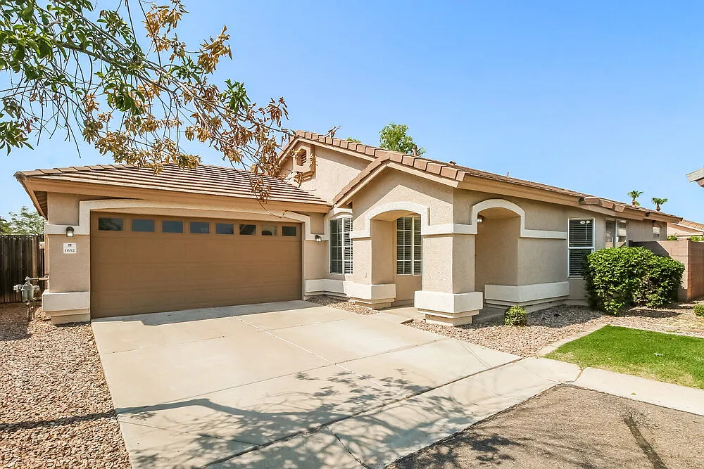 4 bed, 2.0 bath, 1635 sqft, $2,350 — Photo 1