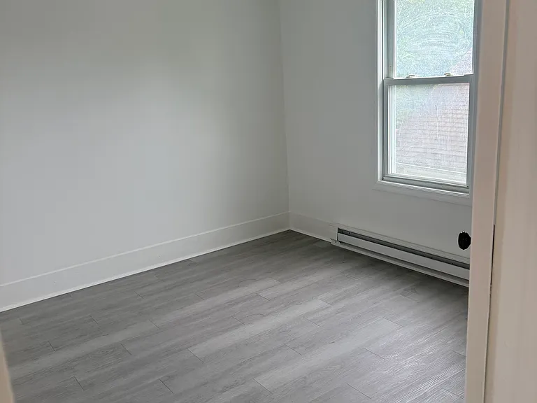 10 Youngman Ave — Photo 4