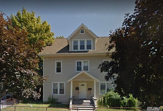 1st image of 136 Fairview Blvd #136