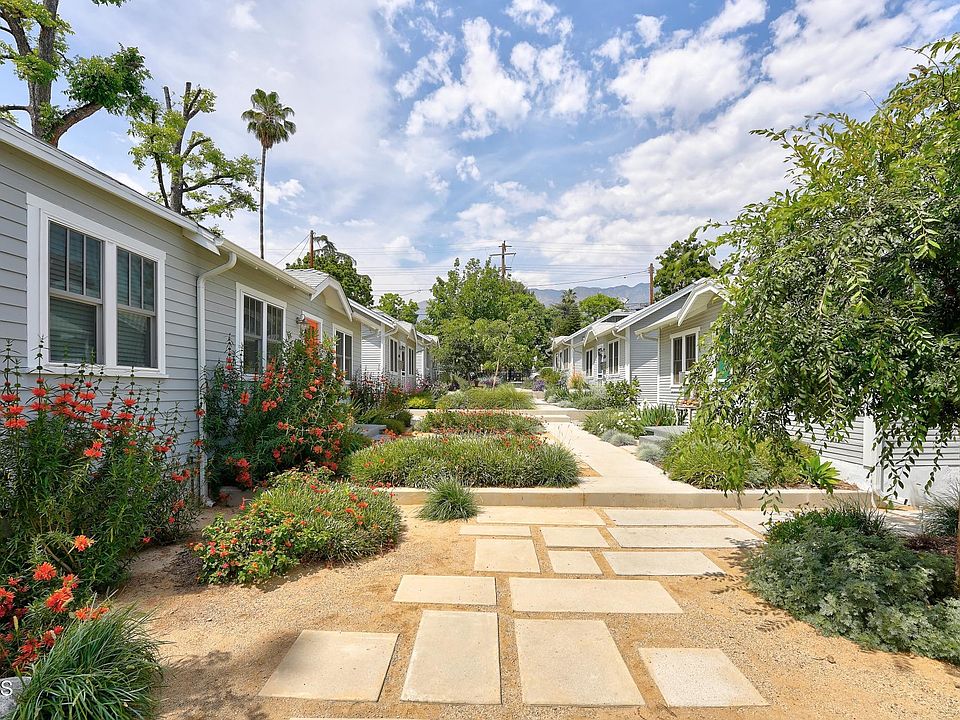 Sacramento Bungalows