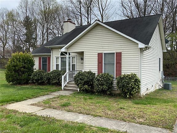 3rd image of 1109 Crescent Ct