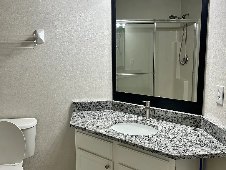 7801 Point Meadows Dr — Photo 11