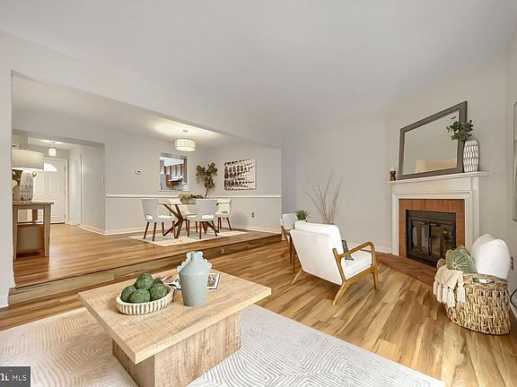 3rd image of 9438 Mayflower Ct