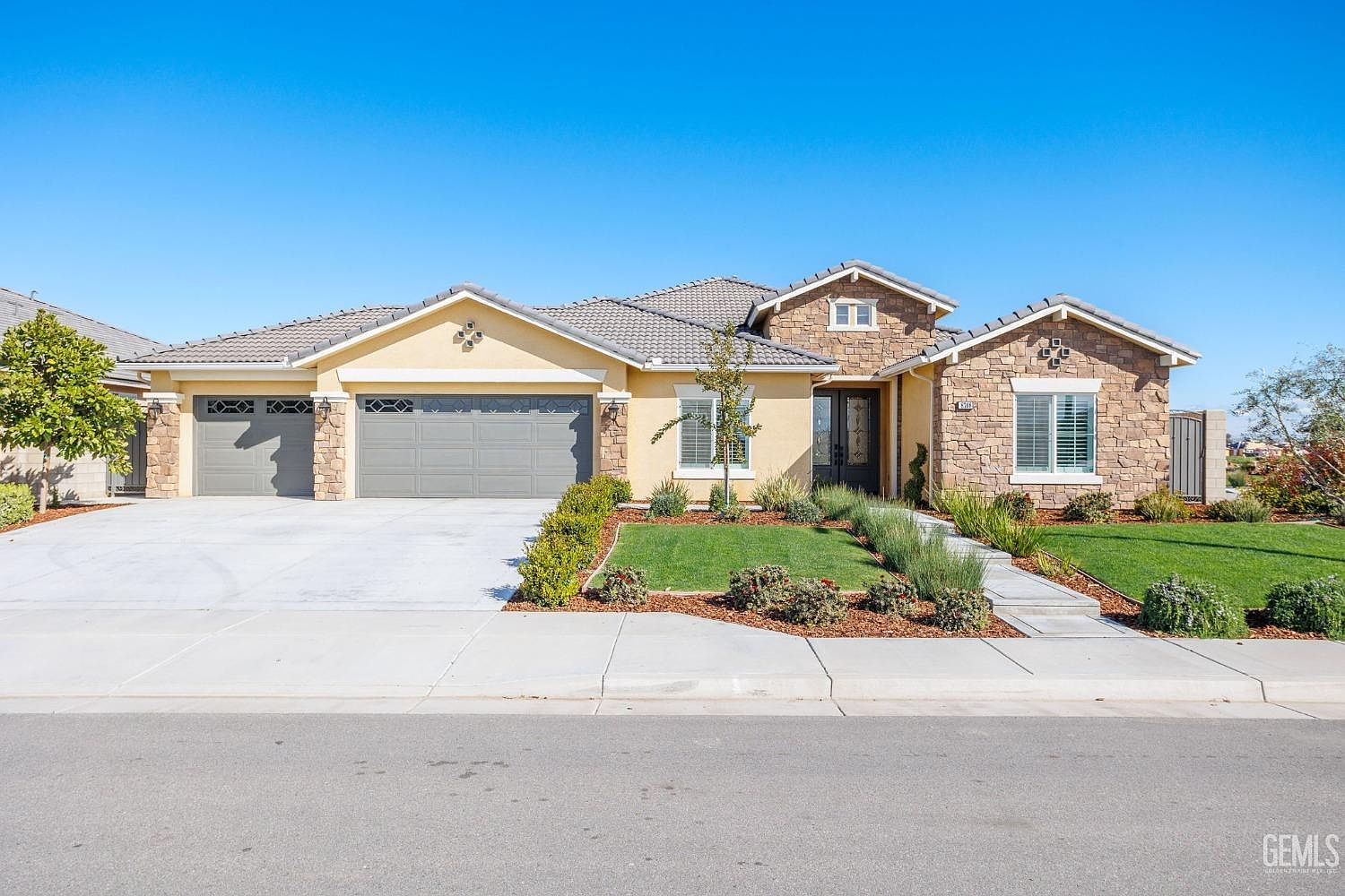 8708 Kenwick St, Bakersfield, CA 93314 | Zillow